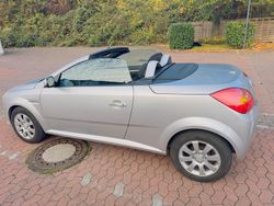 Grau Gebraucht 2006 Opel Tigra Cabrio | 2.400 € (Etwas zu teuer)