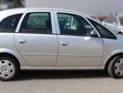 Grau Gebraucht 2007 Opel Meriva Van / Kleinbus | 1.490 € (Fairer Preis)