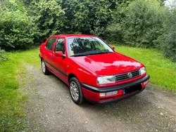 Rot Gebraucht 1993 VW Vento Limousine | 4.390 €