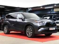 Grau Gebraucht 2021 Toyota Highlander Hybrid Executive SUV | 39.495 €