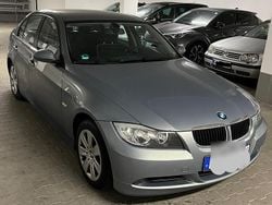 Grau Gebraucht 2007 BMW 318 Limousine | 3.900 € (Superpreis)