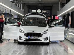 Weiß Gebraucht 2021 Ford S-MAX ST-Line Van / Kleinbus | 25.950 € (Superpreis)