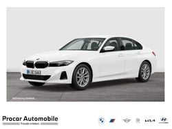 Weiß Gebraucht 2024 BMW 318 Comfort Edition Limousine | 33.880 € (Guter Preis)