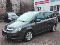 Grau Gebraucht 2010 Opel Zafira Edition Van / Kleinbus | 3.950 € (Etwas zu teuer)