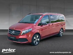 Hyazinthrot metallic Gebraucht 2024 Mercedes V250 Avantgarde Van / Kleinbus | 68.920 € (Fairer Preis)
