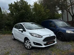 Weiß Gebraucht 2015 Ford Fiesta Kleinwagen | 6.490 € (Fairer Preis)