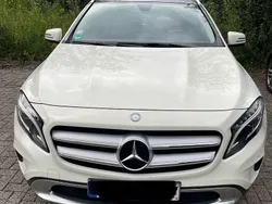 Weiß Gebraucht 2015 Mercedes GLA180 Urban SUV | 14.500 € (Etwas zu teuer)