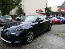 Blau Gebraucht 2017 Lexus IS300h Luxury Line Limousine | 17.950 € (Fairer Preis)