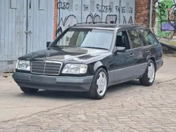Schwarz Gebraucht 1994 Mercedes E280 Limousine | 8.500 €
