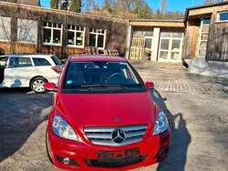 Rot Gebraucht 2010 Mercedes B180 Van / Kleinbus | 4.200 € (Teuer)
