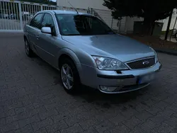 Grau Gebraucht 2003 Ford Mondeo Ghia Limousine | 1.000 € (Fairer Preis)