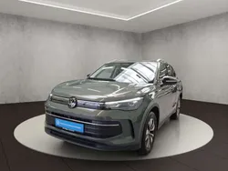 Grün Gebraucht 2024 VW Tiguan Life SUV | 42.600 € (Superpreis)