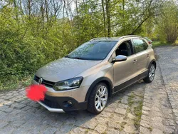 Gold Gebraucht 2015 VW Polo Cross Kleinwagen | 12.000 € (Teuer)