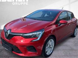 Rot Gebraucht 2022 Renault Clio V Zen Limousine | 11.490 € (Guter Preis)