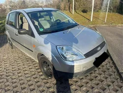 Silber Gebraucht 2003 Ford Fiesta Ambiente Kleinwagen | 1.899 € (Fairer Preis)