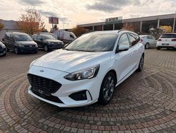 Weiß Gebraucht 2020 Ford Focus ST-Line Limousine | 12.900 € (Guter Preis)