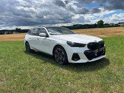 Weiß Gebraucht 2024 BMW i5 M Sport Limousine | 57.999 €