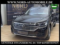 Tamarindenbraun metall (metallic) Gebraucht 2023 VW Touareg R-line SUV | 47.800 € (Guter Preis)