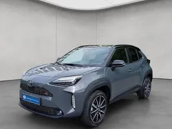 Grau Gebraucht 2025 Toyota Yaris Cross Sport SUV | 36.490 € (Teuer)