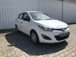 Weiß Gebraucht 2014 Hyundai i20 Edition Kleinwagen | 2.599 €