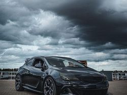 Schwarz Gebraucht 2018 Opel Astra Coupé | 21.500 €