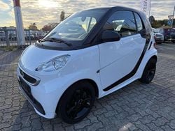 Weiß/schwarz Gebraucht 2013 Smart ForTwo Coupé Passion Coupé | 4.990 € (Fairer Preis)