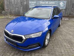 Modra energy/energy blue Gebraucht 2022 Skoda Octavia Style Kombi | 21.500 €