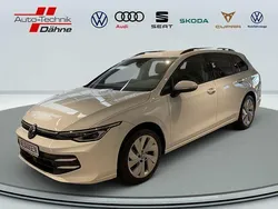 Weiß Neu 2025 VW Golf VIII Life Kombi | 31.980 € (Teuer)