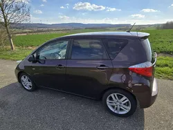 Violett Gebraucht 2012 Toyota Verso-S Multidrive S Van / Kleinbus | 7.650 € (Fairer Preis)