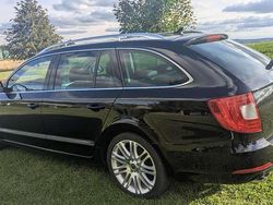 Schwarz Gebraucht 2012 Skoda Superb Elegance Kombi | 7.950 € (Fairer Preis)