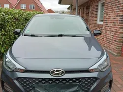 Grau Gebraucht 2019 Hyundai i20 Kleinwagen | 10.400 € (Fairer Preis)