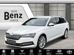 Weiß Gebraucht 2020 Skoda Superb LAURIN & KLEMENT Kombi | 28.990 € (Teuer)
