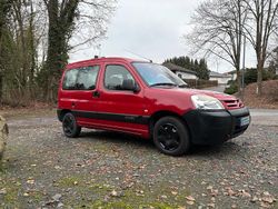 Rot Gebraucht 2009 Citroën Berlingo Van / Kleinbus | 3.299 € (Fairer Preis)