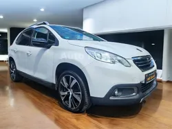 Weiß Gebraucht 2018 Peugeot 2008 Allure SUV | 8.499 € (Fairer Preis)