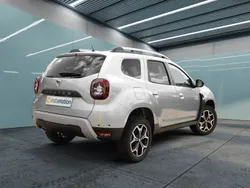Grau Gebraucht 2021 Dacia Duster Celebration SUV | 19.388 € (Fairer Preis)