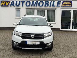 Weiß Gebraucht 2016 Dacia Sandero Stepway Ambiance Limousine | 7.999 € (Fairer Preis)