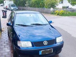 Blau Gebraucht 2001 VW Polo Basis Limousine | 2.000 € (Etwas zu teuer)