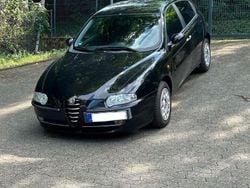 Schwarz Gebraucht 2001 Alfa Romeo 147 Kleinwagen | 2.000 € (Fairer Preis)