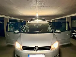 Grau Gebraucht 2010 VW Touran Van / Kleinbus | 6.500 € (Fairer Preis)