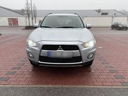 Grau Gebraucht 2012 Mitsubishi Outlander Instyle SUV | 6.300 € (Fairer Preis)