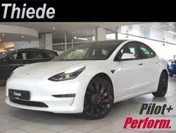 Pearl white multicoat (metallic) Gebraucht 2021 Tesla Model 3 Performance Limousine | 27.750 € (Fairer Preis)