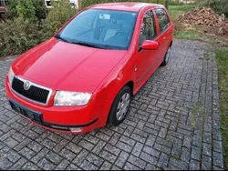 Rot Gebraucht 2000 Skoda Fabia Kleinwagen | 400 € (Superpreis)
