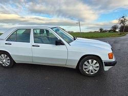 Weiß Gebraucht 1990 Mercedes 190 Limousine | 9.900 €