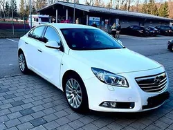 Weiß Gebraucht 2011 Opel Insignia Limousine | 8.100 € (Teuer)