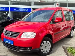 Rot Gebraucht 2010 VW Caddy Maxi Life Team Van / Kleinbus | 11.900 € (Teuer)
