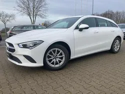 Weiß Gebraucht 2022 Mercedes CLA180 Shooting Brake Kombi | 27.115 € (Teuer)