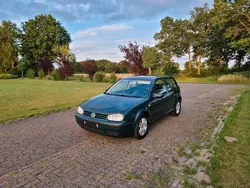 Grün Gebraucht 1999 VW Golf IV Kleinwagen | 2.250 €