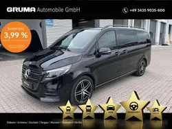 Obsidianschwarz Gebraucht 2024 Mercedes V220 Avantgarde Van / Kleinbus | 69.480 €