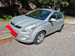 Silber Gebraucht 2011 Hyundai i20 Limousine | 4.000 € (Fairer Preis)