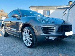 Grau Gebraucht 2015 Porsche Macan S SUV | 25.260 € (Fairer Preis)